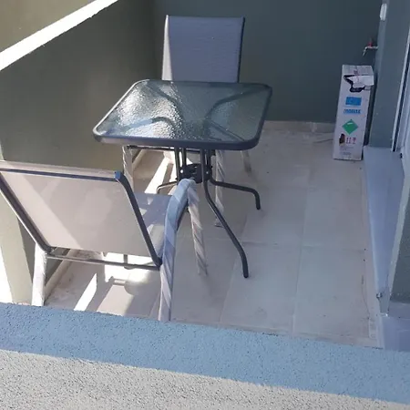 Zinovia Apartment